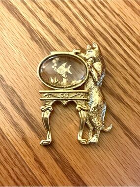 Gold Cat with Fishbowl Brooch - Gold Tone